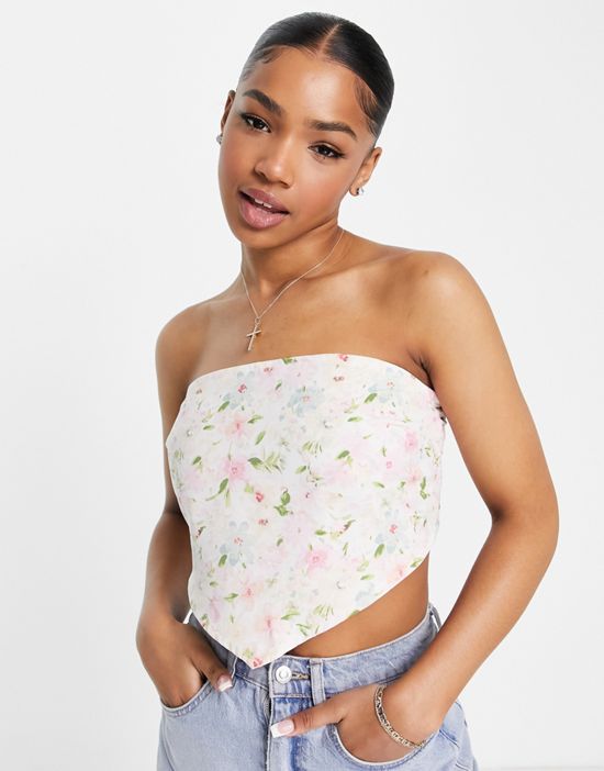 https://images.asos-media.com/products/abercrombie-fitch-scarf-cami-top-in-white-floral/202080502-4?$n_550w$&wid=550&fit=constrain