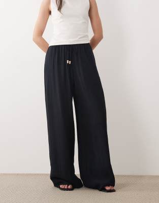 Abercrombie & Fitch - Schlupfhose in Schwarz mit Knitterstruktur