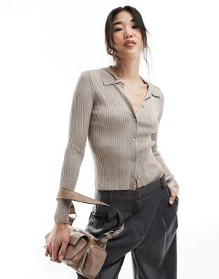 Abercrombie & Fitch - Schmal geschnittene Strickjacke in Beige mit Polokragen-Brown