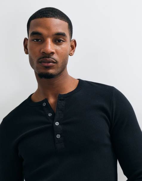 Abercrombie & Fitch schmal geschnittenes Langarm-Ripp-Henley-Top in Schwarz - view 1