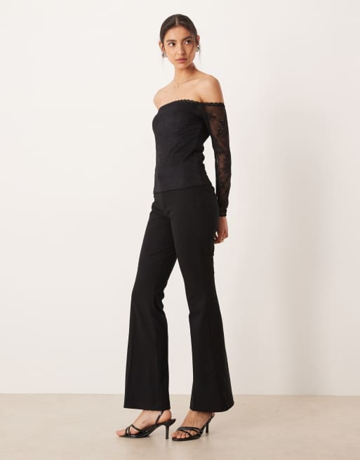 Abercrombie & Fitch – Schulterfreies Spitzenoberteil in Schwarz mit integriertem BH, 3 von 4