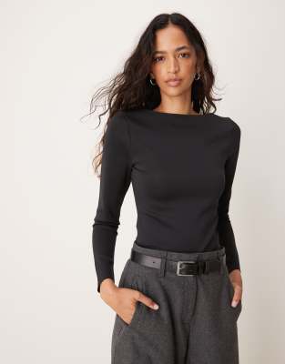 sculpt matte long sleeve top in black with slash neck