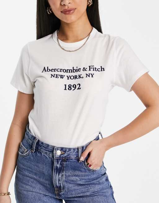 Abercrombie & Fitch - Set van 3 T-shirts met merknaam op de borst in roze/wit/marineblauw