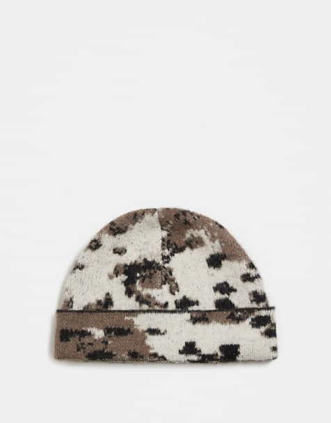 Abercrombie & Fitch short beanie in grey cow print - view 1
