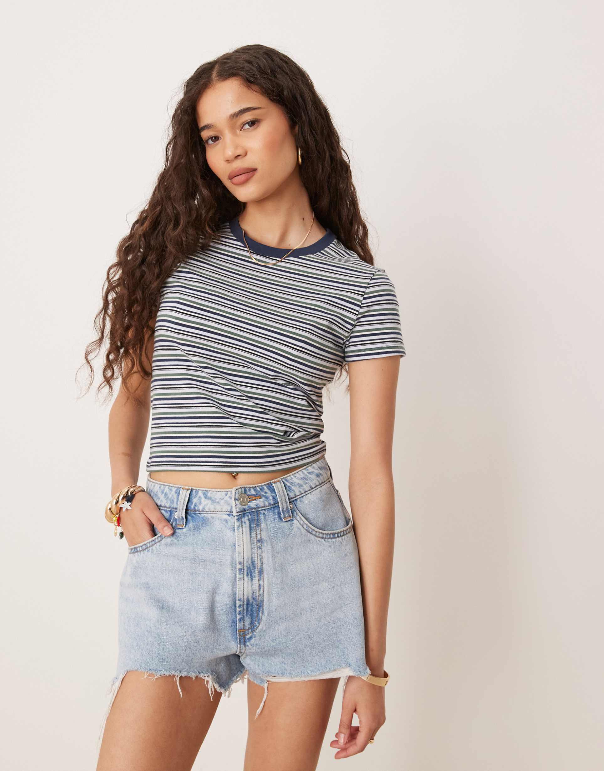 abercrombie & fitch short sleeve seamless cropped baby tee in navy stripe
