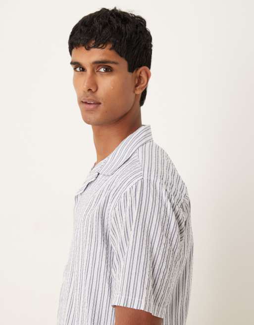 Abercrombie & Fitch short sleeve seersucker shirt in blue stripe, 4 of 5