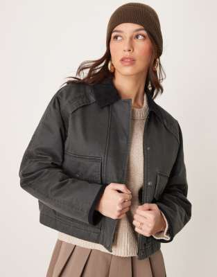 short utility workwear jacket in black