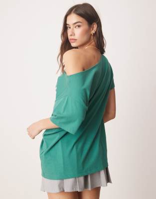 Abercrombie & Fitch Slash Neck T-shirt With Chicago Print In Green