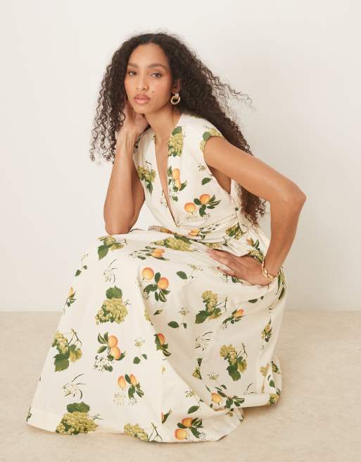 Abercrombie & Fitch フルーツプリントのゆったりマキシドレス Abercrombie & Fitch sleeveless v neck maxi dress in fruit