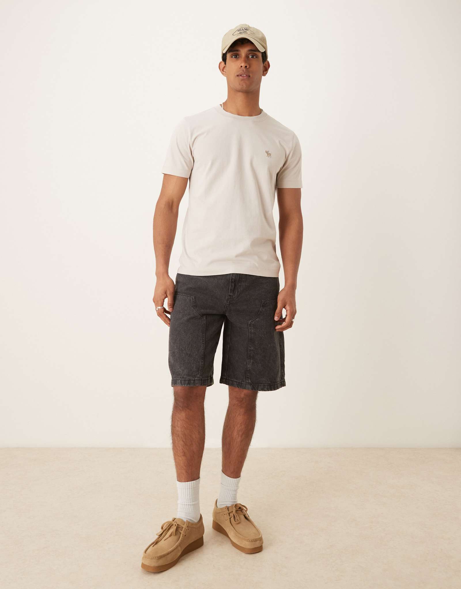 Футболка Abercrombie &Fitch slim fit icon бежевого цвета