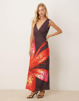 occasion open back maxi dress in red flower print-Black
