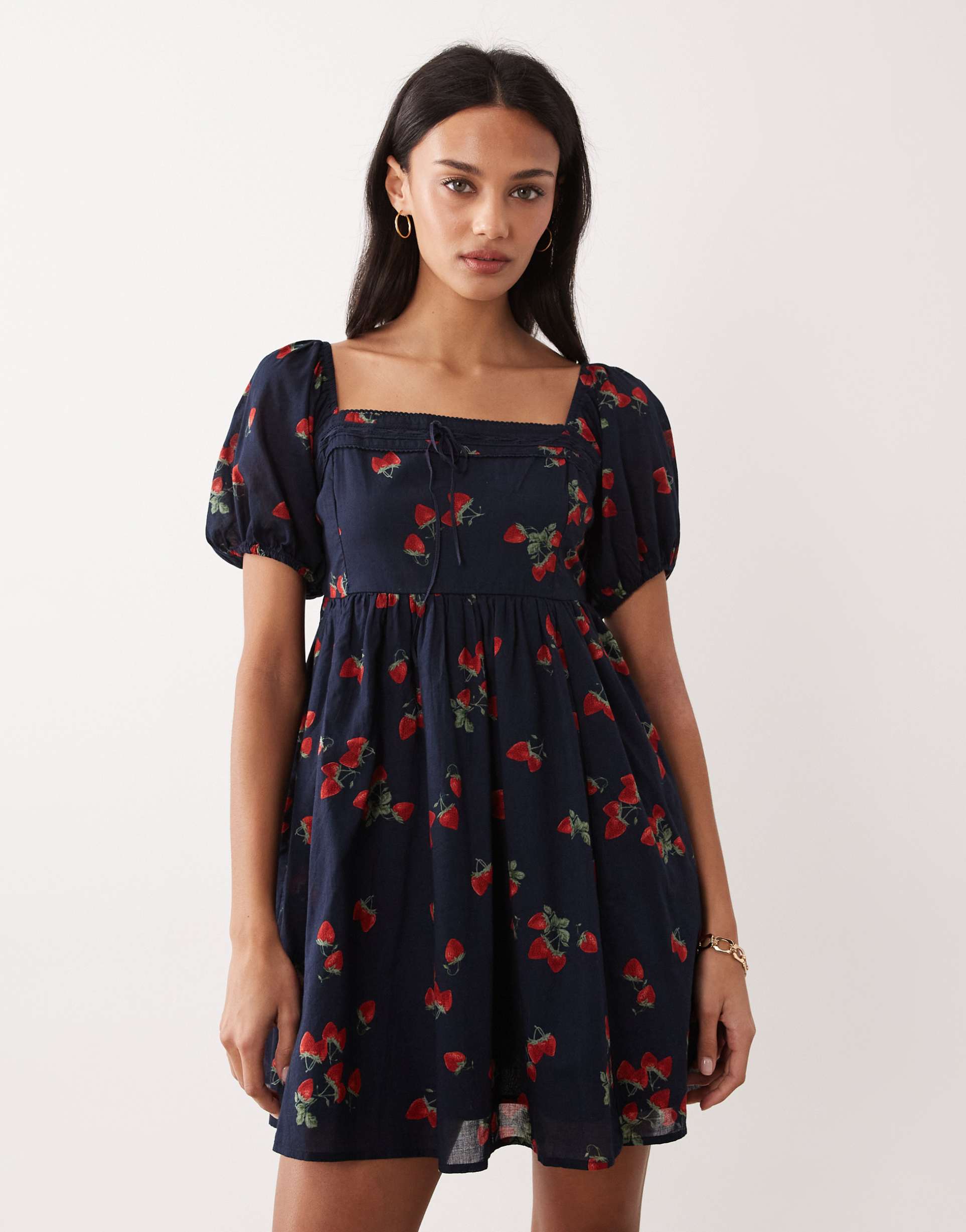 abercrombie & fitch square neck milkmaid mini dress in strawberry print