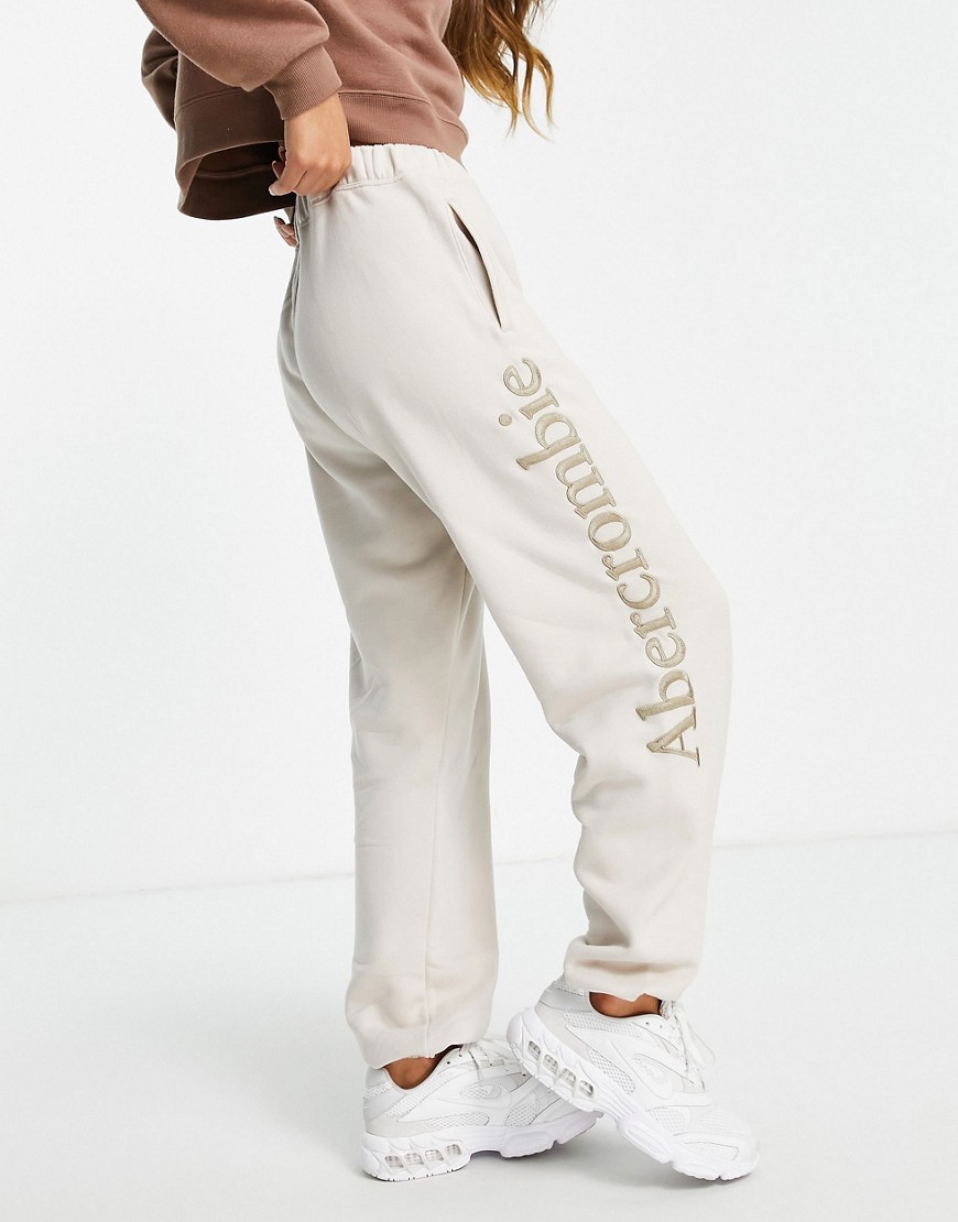 Abercrombie & Fitch straight leg pants in cream-White