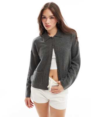 Abercrombie & Fitch - Strickjacke in Dunkelgrau mit Kragen