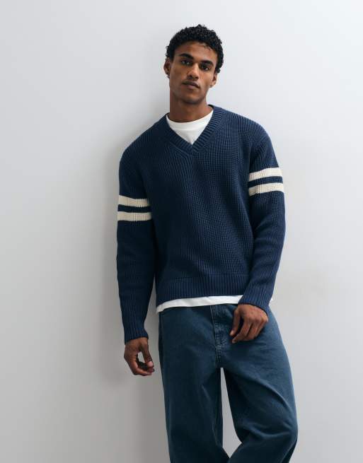 Abercrombie & Fitch Strickpullover mit V-Ausschnitt in Marineblau und weißen Streifen, 4 von 5