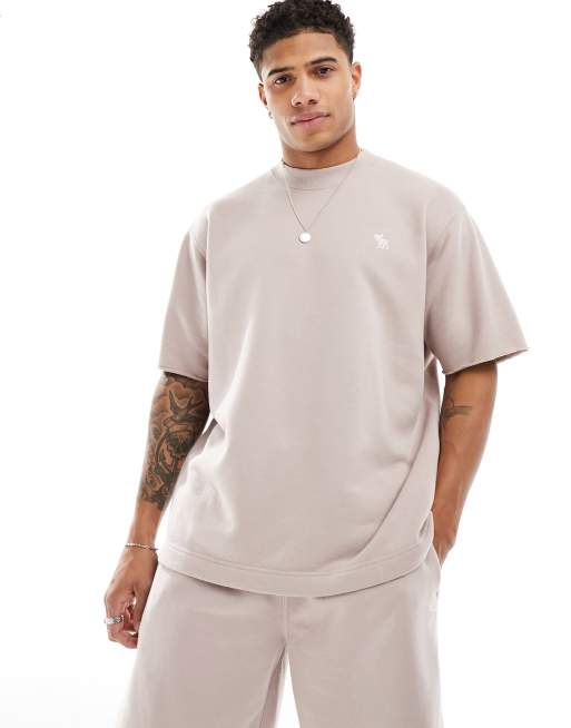 Abercrombie & Fitch - Sweat d'ensemble à logo et manches courtes effet coupé en tissu bouclette - Taupe