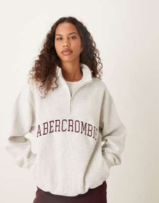 Abercrombie & Fitch - Sweatshirt aus Fleece in Grau mit Logo vorne und kurzem Reißverschluss
