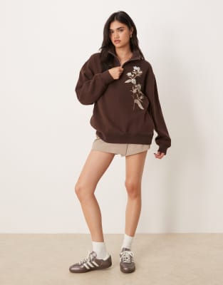 Abercrombie & Fitch - Sweatshirt in Braun mit Motivdruck und kurzem Reißverschluss