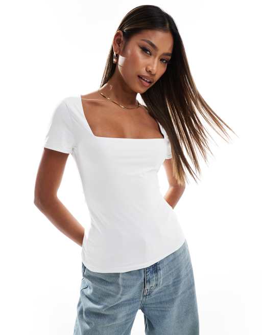 Abercrombie & Fitch - T-shirt à encolure carrée en tissu mat doux - Blanc