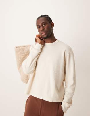 Abercrombie & Fitch - T-shirt a maniche lunghe taglio corto beige lavorata a nido d'ape