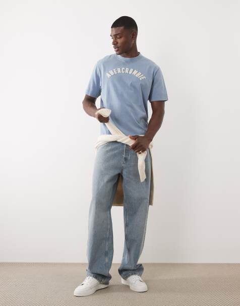 Abercrombie & Fitch - T-shirt azzurra con logo applicato - view 1