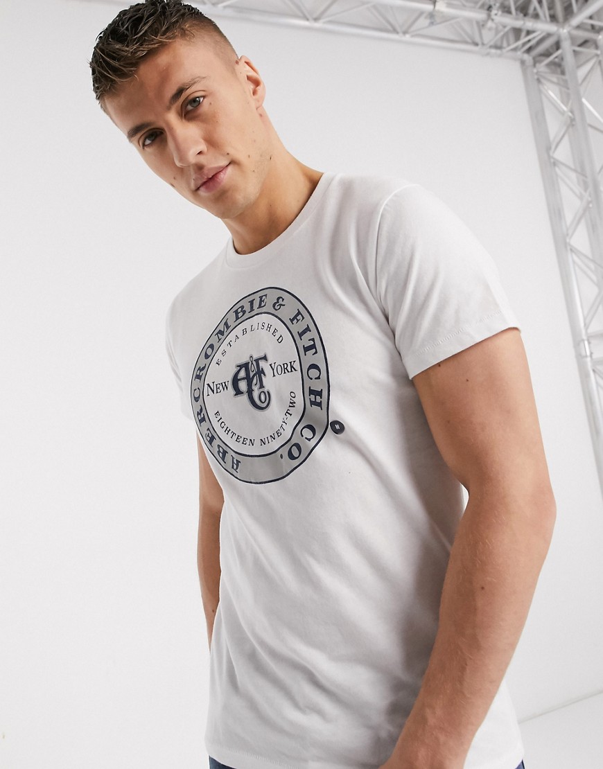Abercrombie & Fitch - T-shirt bianca con logo-Bianco