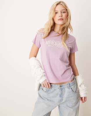 Abercrombie & Fitch - T-Shirt in Lila mit Logo-Grafik-Rosa