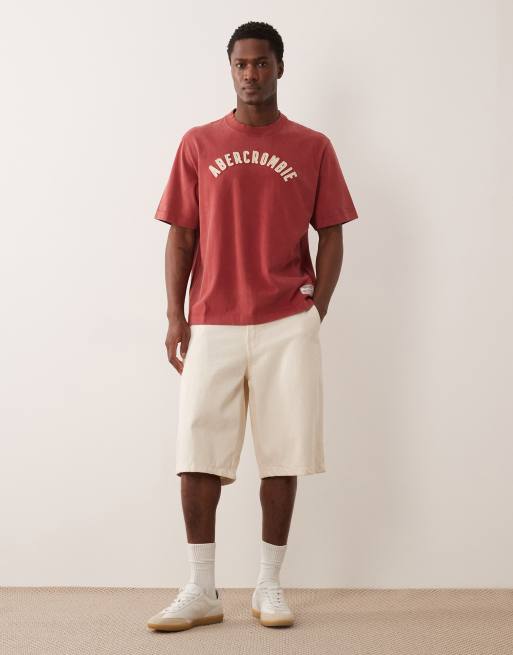 Abercrombie & Fitch - T-shirt rosso slavato con patch logo, 2 di 5