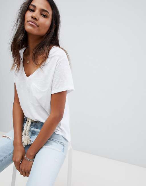 Abercrombie & Fitch – T-shirt z głębokim dekoltem w kształcie litery V