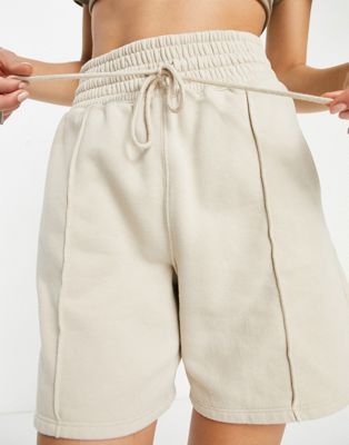 Abercrombie & Fitch tailored shorts in beige - ASOS Price Checker