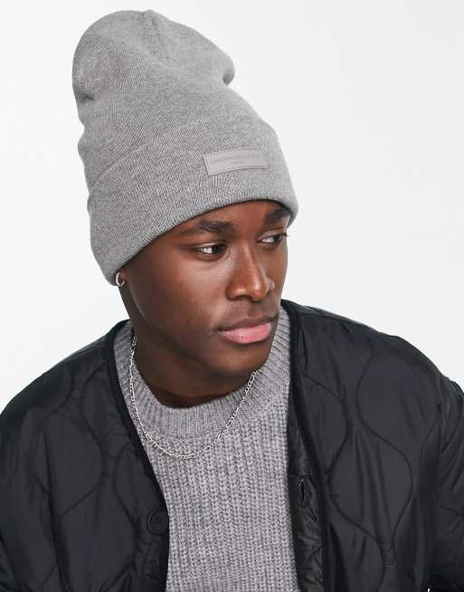 Abercrombie & Fitch – Tall – Grå stickad mössa med märkeslogga