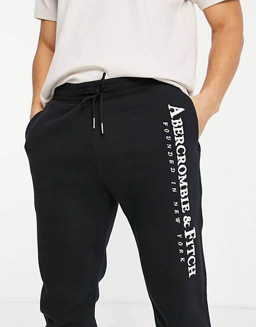 hostilidad Puntuación la licenciatura Abercrombie & Fitch tech embroidered logo cuffed joggers in black | ASOS
