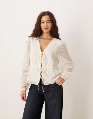 Abercrombie & Fitch Abercrombie & Fitch tie front long sleeve blouse in white