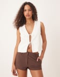 [Abercrombie & Fitch] Abercrombie & Fitch tie front singlet top in white XL WHITE