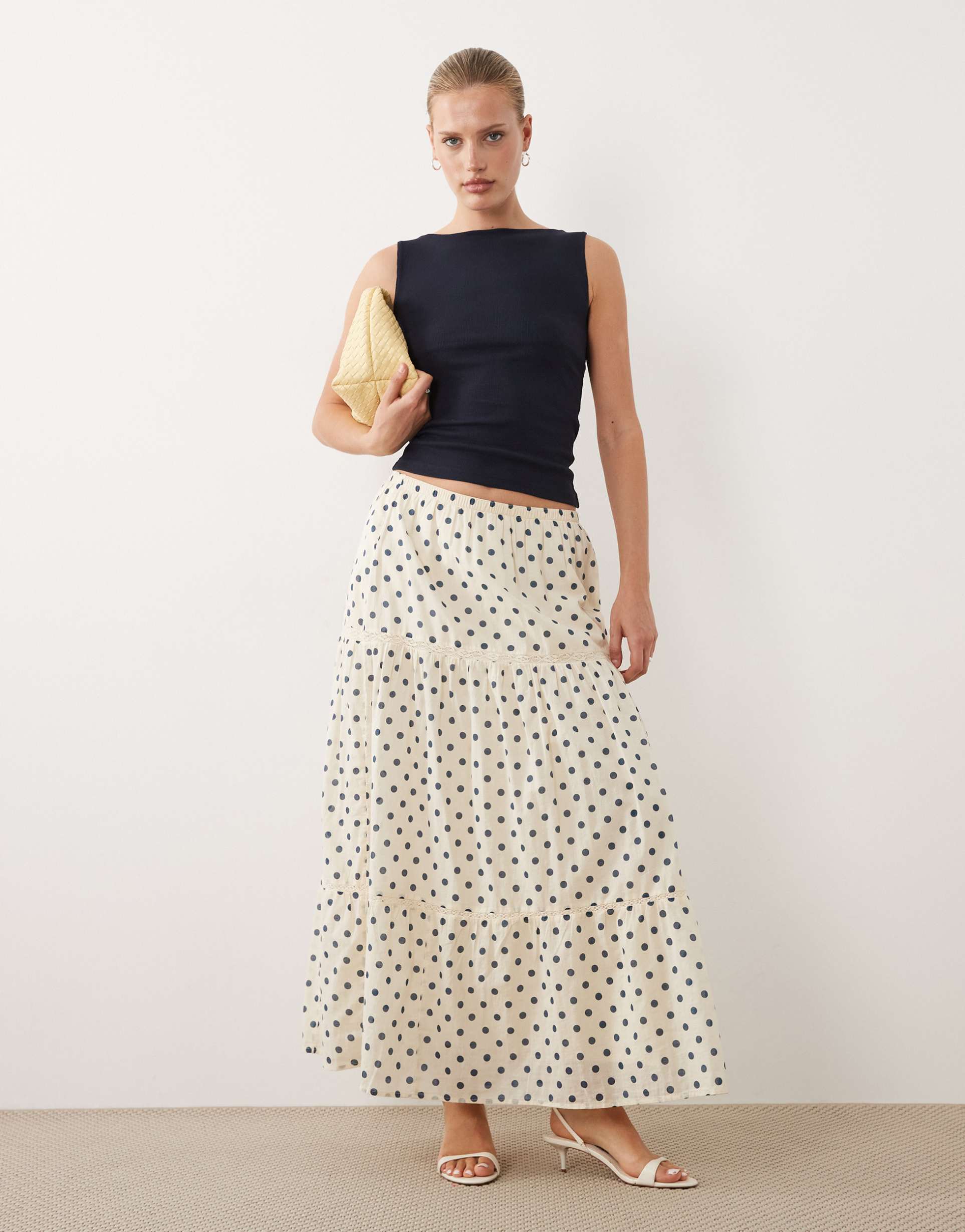 abercrombie & fitch tiered maxi skirt in cream polka dots
