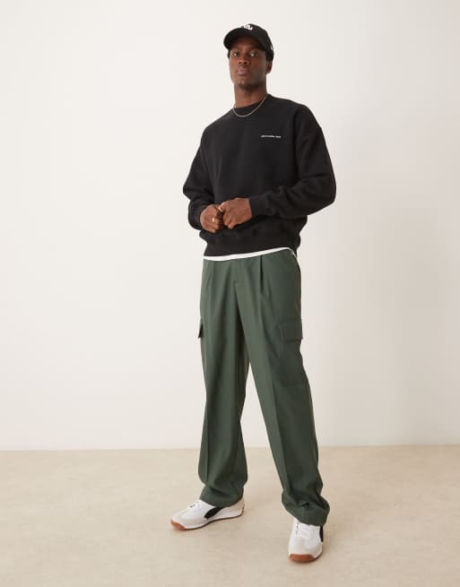 Abercrombie & Fitch timeless logo crew sweatshirt in black, 4 of 4