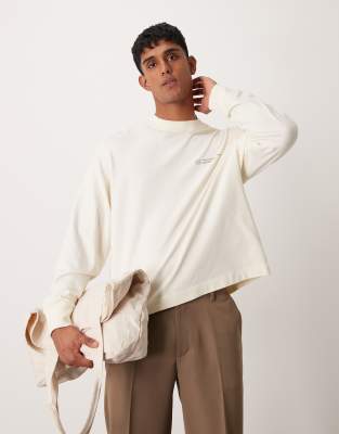 Abercrombie & Fitch Abercrombie & Fitch timeless logo vintage oversized long sleeve t-shirt in cream-White