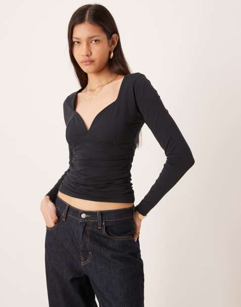 Abercrombie & Fitch - Top à manches longues avec soutien-gorge intégré et décolleté en cœur - Noir - view 1