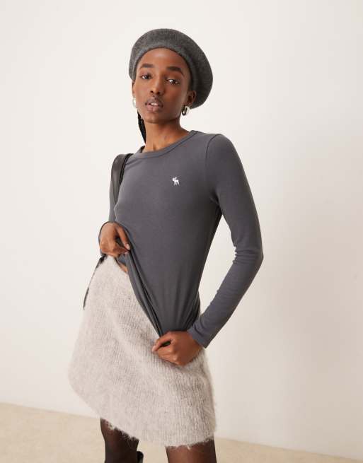 Abercrombie & Fitch - Top a maniche lunghe color grigio antracite con logo in coordinato