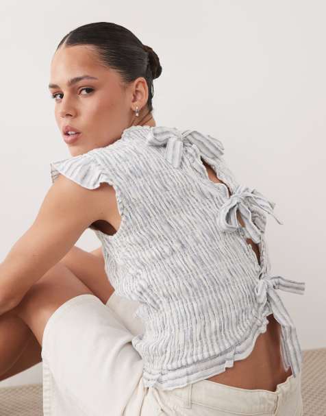 Abercrombie & Fitch - Top a punto smock in misto lino bianco a righe allacciato sul retro - view 1