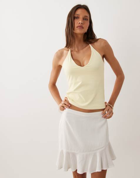 Abercrombie & Fitch - Top amarillo pastel sin costuras con cuello de pico y sujetador incorporado - view 1