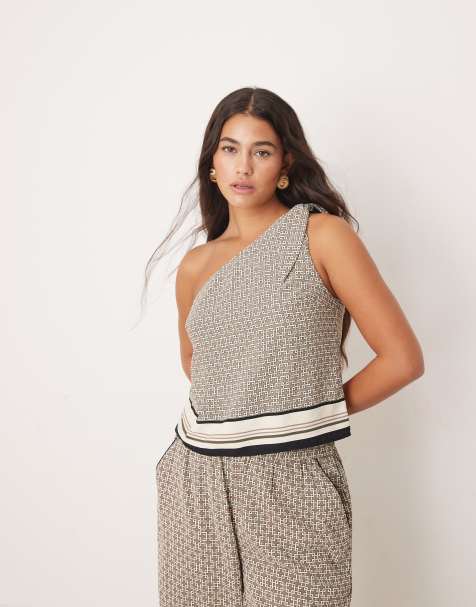 Abercrombie & Fitch - Top met blote schouder en print in zwart en wit, deel van co-ord set - view 1