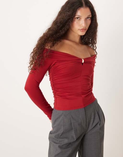 Abercrombie & Fitch - Top met lange mouwen, blote schouders en metalen detail in rood