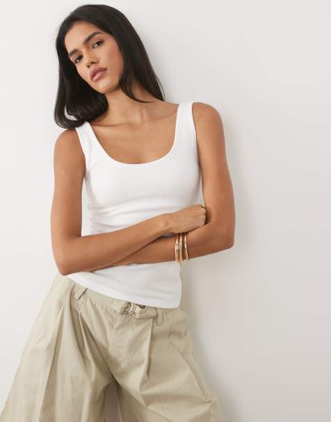 Abercrombie & Fitch - Top senza maniche bianco a coste con scollo a barchetta e reggiseno integrato - view 1
