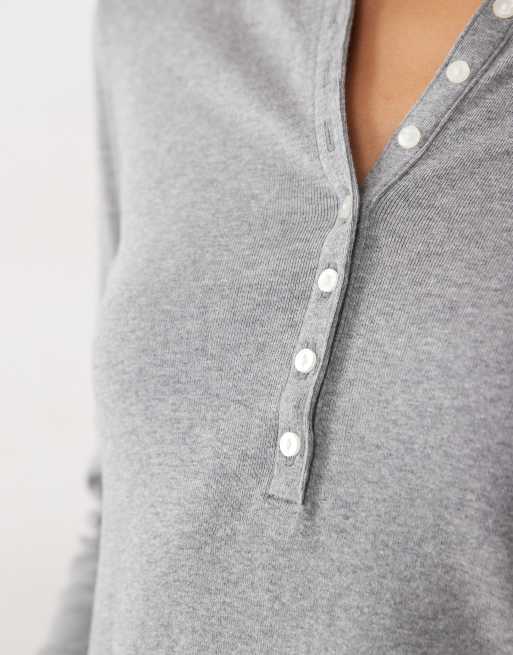 Abercrombie & Fitch top serafino a costine a maniche lunghe in grigio, 2 di 4