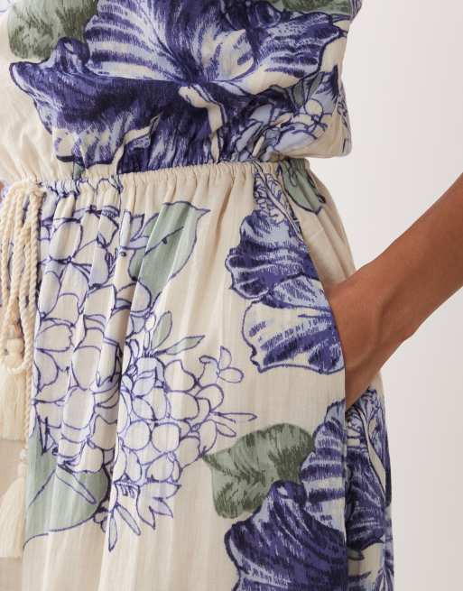 Abercrombie & Fitch – Trägerloses, gestuftes Maxikleid in Cremeweiß mit Blumenmuster, 3 von 4