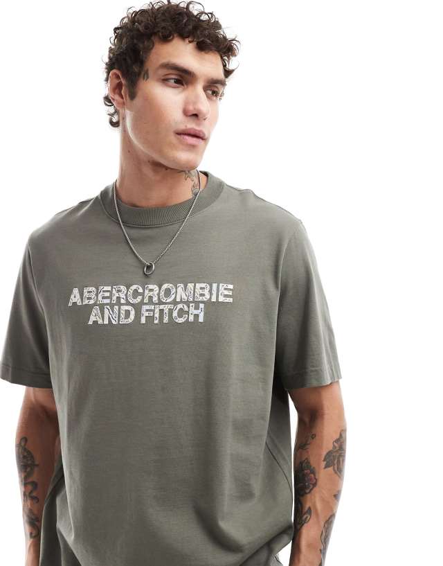 Abercrombie & Fitch - trapped pattern logo oversized fit t-shirt in olive green