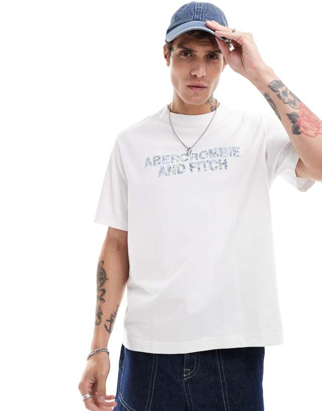 Abercrombie & Fitch - trapped pattern logo oversized fit t-shirt in white