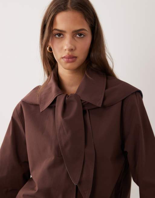 Abercrombie & Fitch - Trench taglio corto svasato marrone con sciarpa, 4 di 4