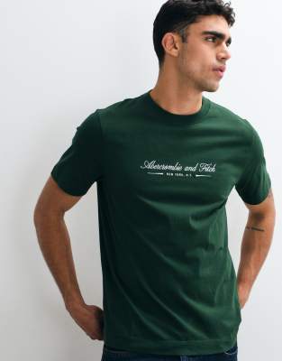 Trend - T-Shirt in Dunkelgrün mit Logo-Schriftzug auf der Brust Grün XL